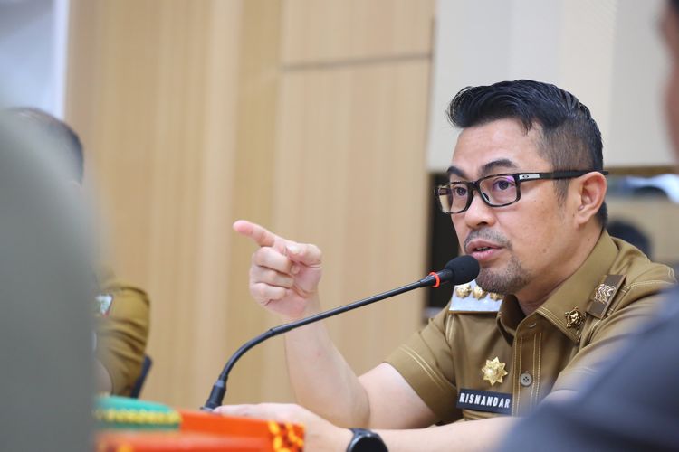 Pj Walikota Pekanbaru Terjerat OTT, Berikut Profil Lengkapnya