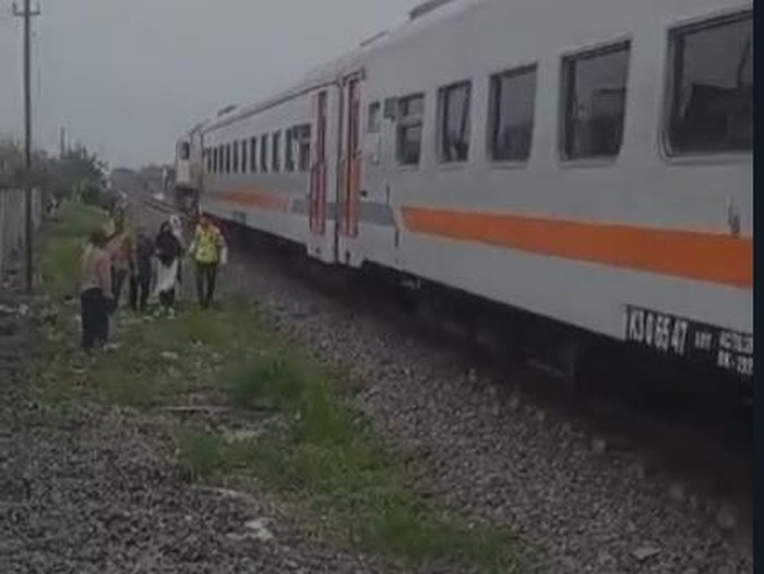 Pelajar di Gresik Selamat dari Upaya Bunuh Diri di Rel Kereta Api