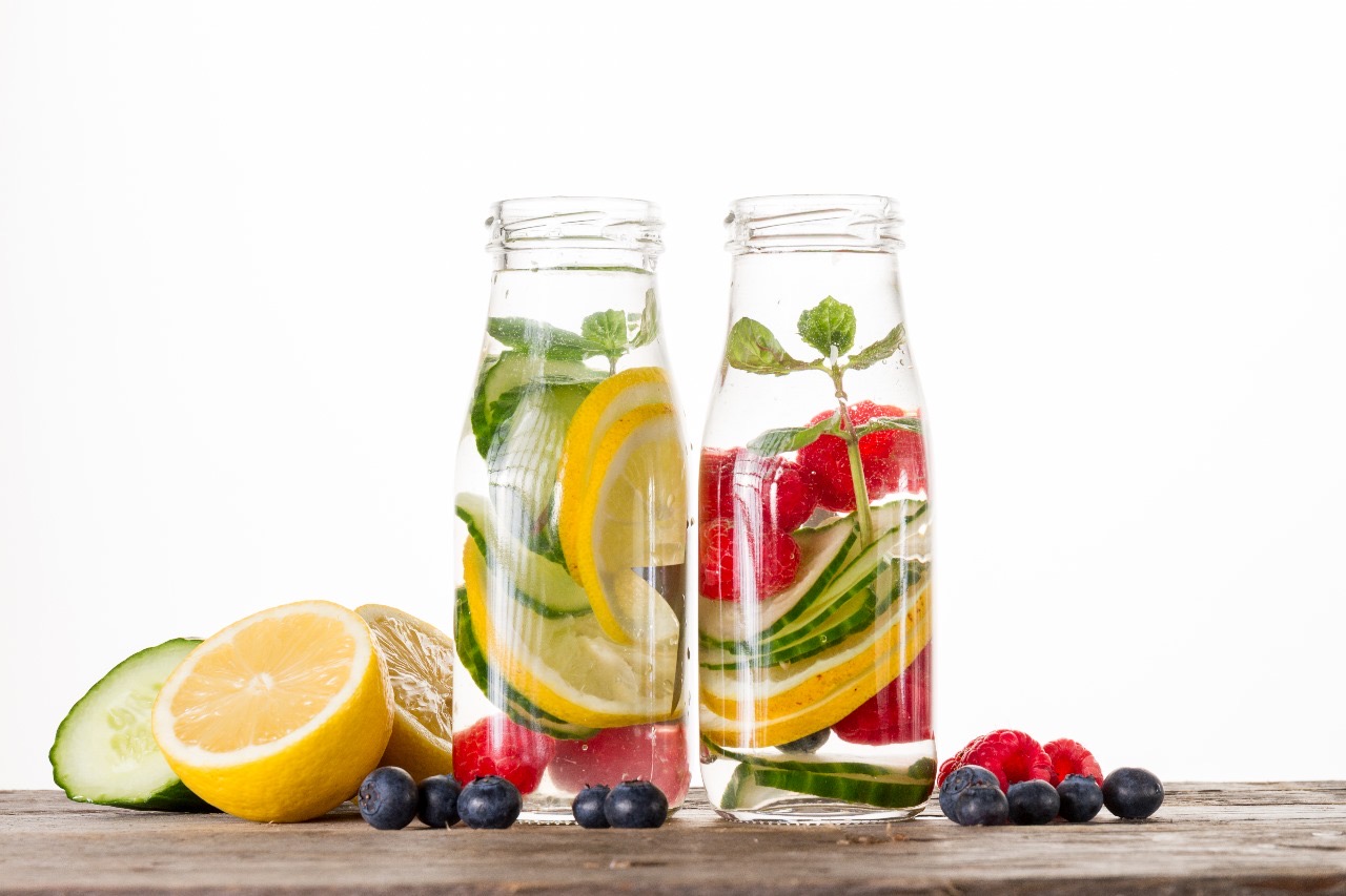 Manfaat Infused Water: Tren Minuman Kekinian untuk Detox Tubuh