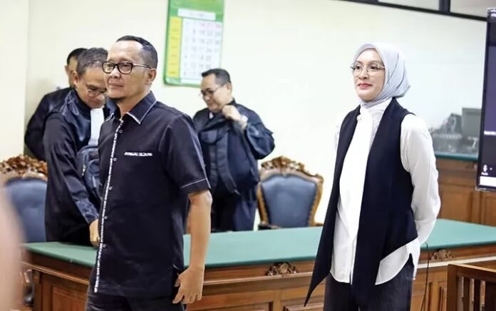 Mantan Bupati Probolinggo dan Suaminya Dituntut 6 Tahun Penjara Plus Uang Pengganti Rp 57 Miliar dalam Kasus Gratifikasi dan Pencucian Uang