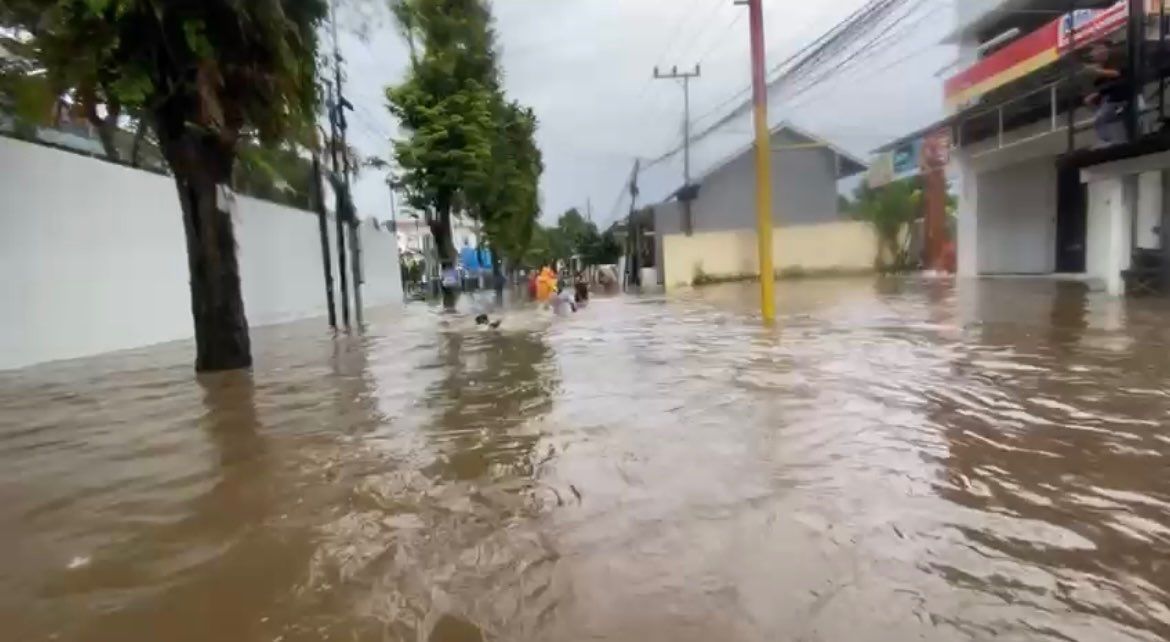 Hujan Deras di Jember: Empat Kecamatan Terendam Banjir, Warga Diminta Waspada