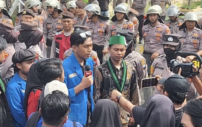 Tanpa Tedeng Aling-aling, Ketua PC PMII Probolinggo Tegas Tolak UU TNI