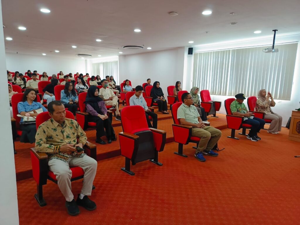 Universitas Palangka Raya Gelar Kuliah Umum Pascasarjana Bertajuk "Penelitian Sastra dan Budaya Berbasis Kearifan Lokal"